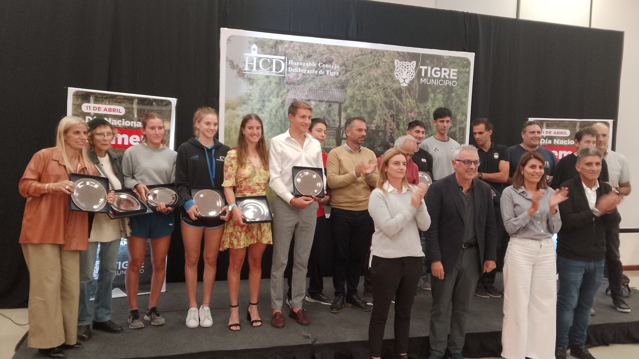Reconocimientos a remeros en el Concejo Deliberante de Tigre - De norte ...
